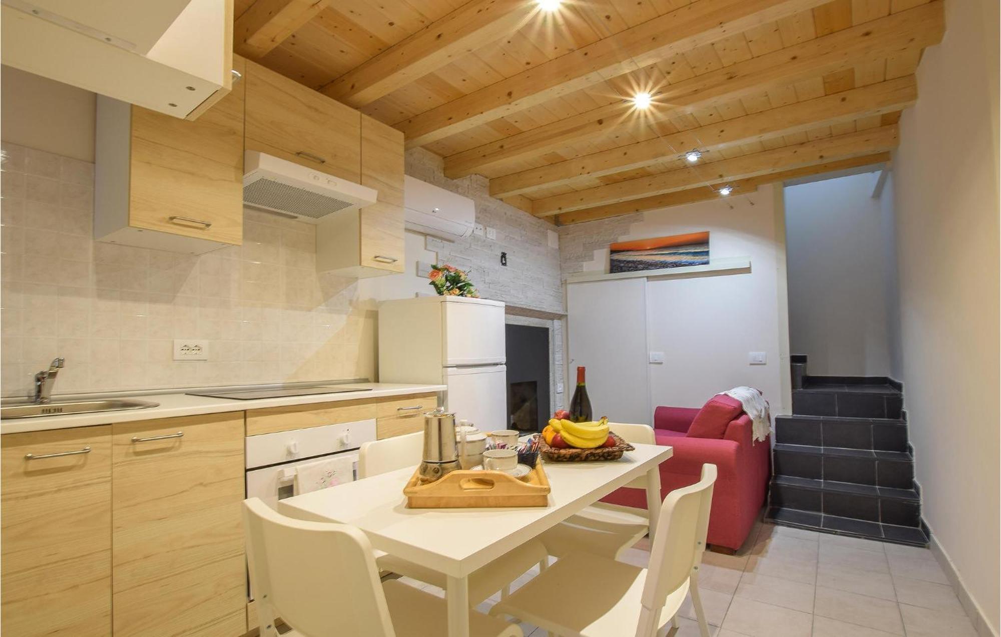 Stunning Apartment In Monte Isola With Kitchen Kültér fotó